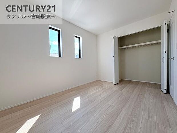 主寝室にいかがでしょうか♪日当たり、風通し良好です(^^♪