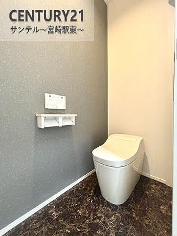 落ち着いた雰囲気のトイレ温水洗浄暖房便座でございます(^^♪