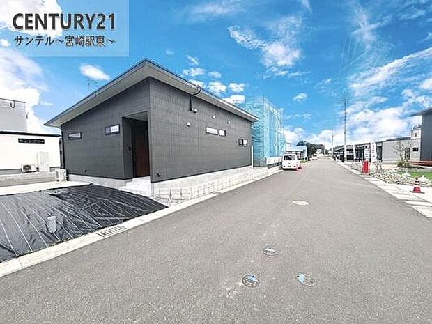 前面道路からの写真です♪