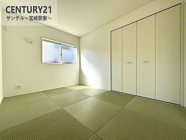 ダイアロン畳の和室は耐久性◎。収納スペースも充実し、和のくつろぎと実用性を両立!