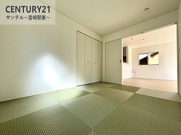 ダイアロン畳の和室は耐久性◎。収納スペースも充実し、和のくつろぎと実用性を両立!