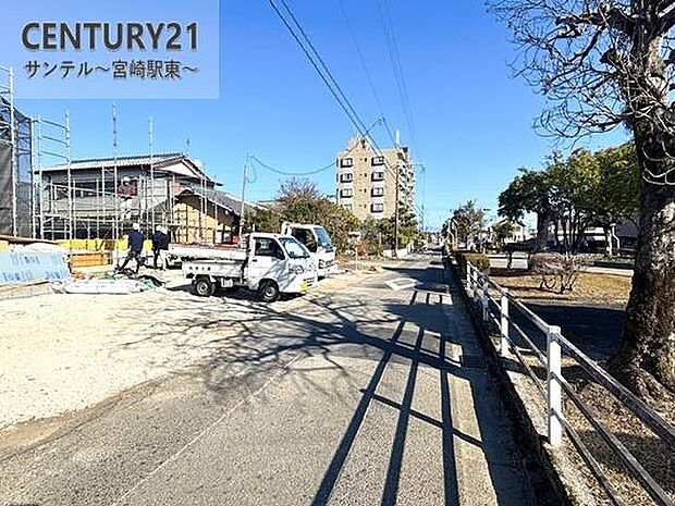 南側前面道路です。