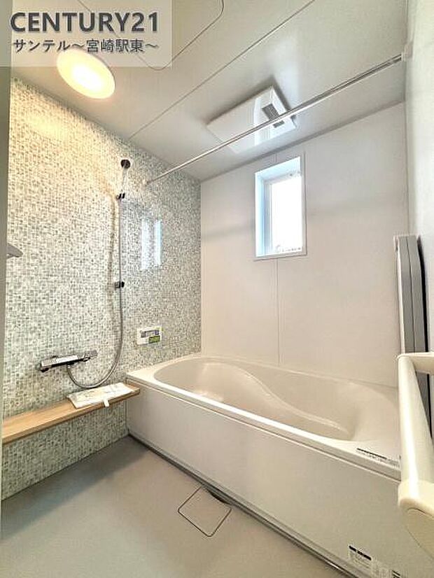 1坪の広さでゆったり。落ち着きある空間はリラックスしたバスタイムにぴったりです。