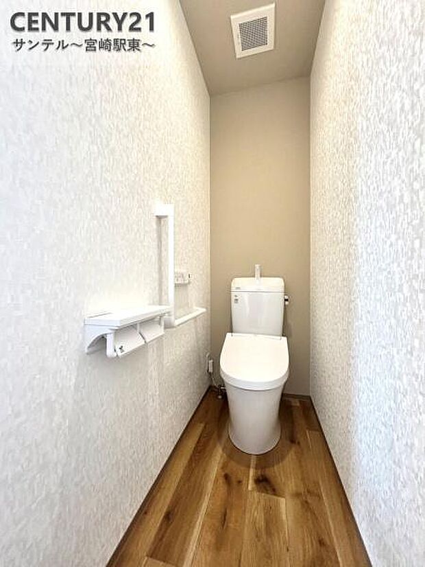 温水洗浄便座付きで清潔感のあるトイレ空間です！