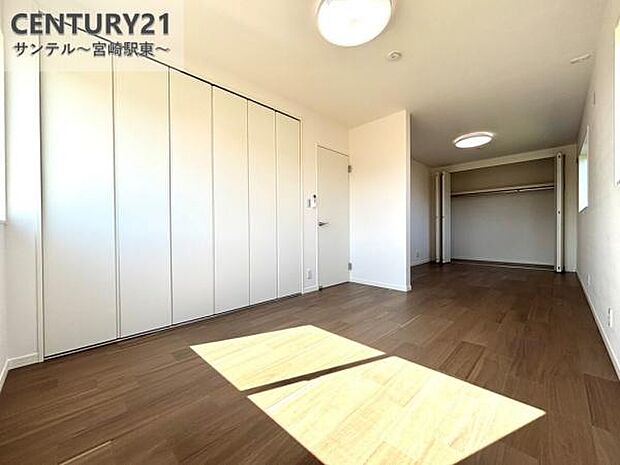 手前で6帖、奥の洋室も6帖です♪子供部屋にいかがでしょうか？