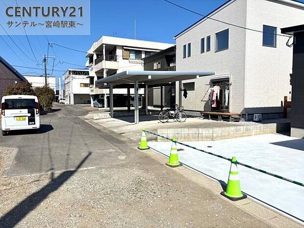 南側前面道路です。