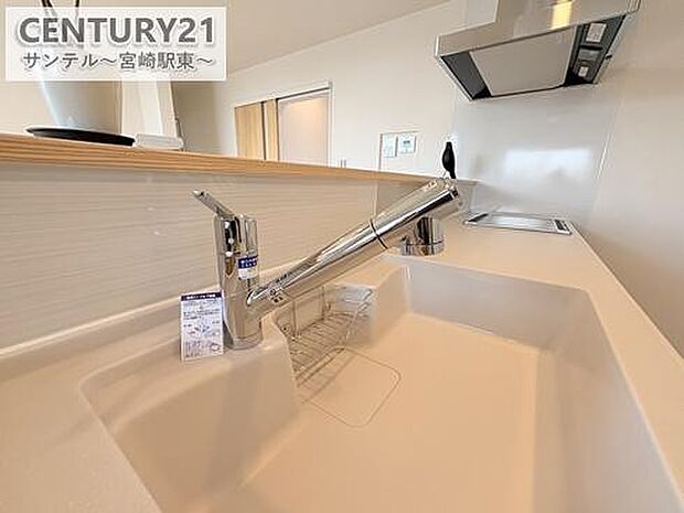 浄水器です。ワンタッチで浄水・原水の切り替えが可能です!