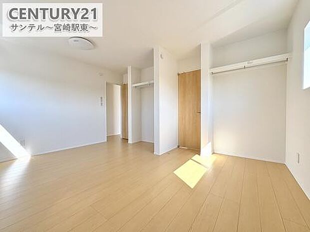 成長に合わせて使える収納付き子供部屋。衣類や学用品の整理がしやすく、片付け習慣も身につきます。