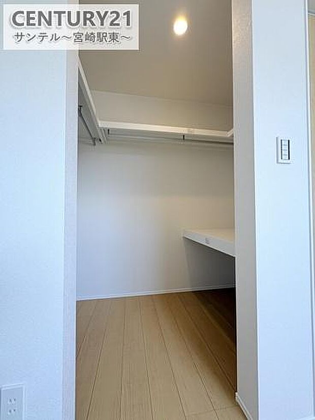 人気のウォークインクローゼットを採用。収納量と使いやすさを兼ね備えた収納です!