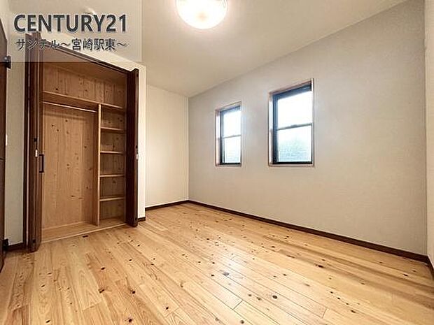 子供部屋にいかがでしょうか♪日当たり、風通し良好です(^^♪