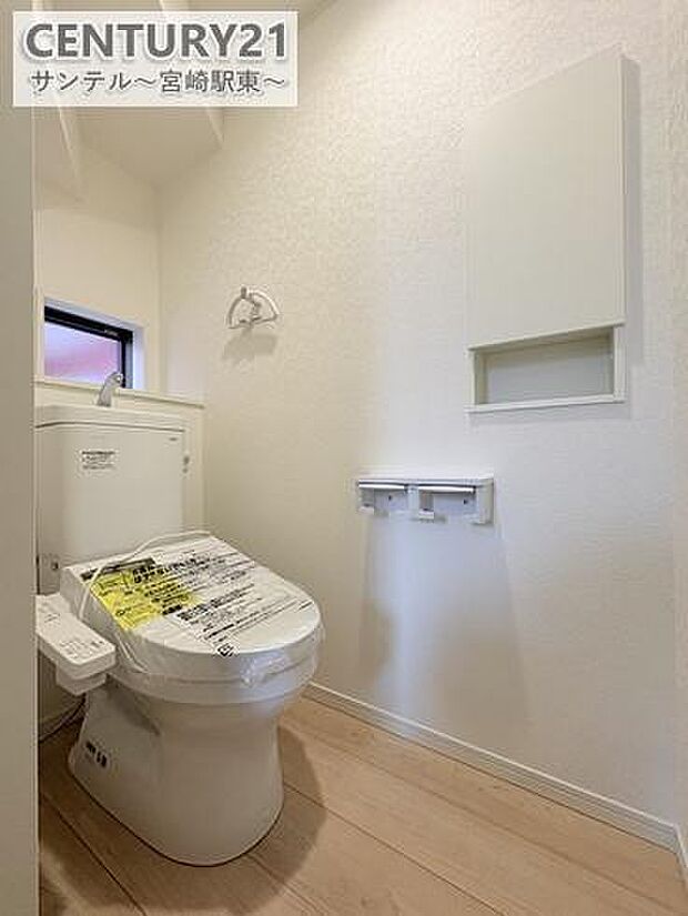 2階トイレです！トイレが二つあると朝の忙しい時間帯も安心です(^^♪