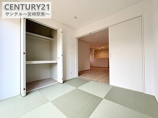 4.5帖の和室です♪リビング横に和室があることで和と洋の雰囲気を味わえ素敵な空間を演出でき、お子様の遊び部屋や客間としても利用できます♪