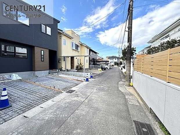 北側の前面道路の写真です♪