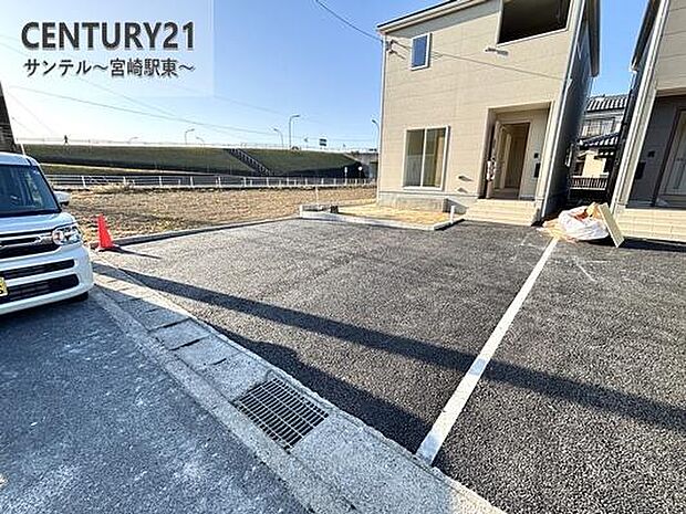 お車は3台駐車可能です♪※車種による。