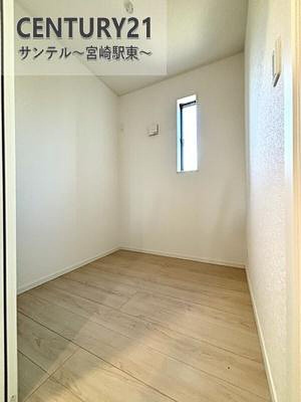 趣味部屋やワークスペース、収納スペース、その他、ご家族のライフスタイルに合わせた使い方が出来るお部屋です♪