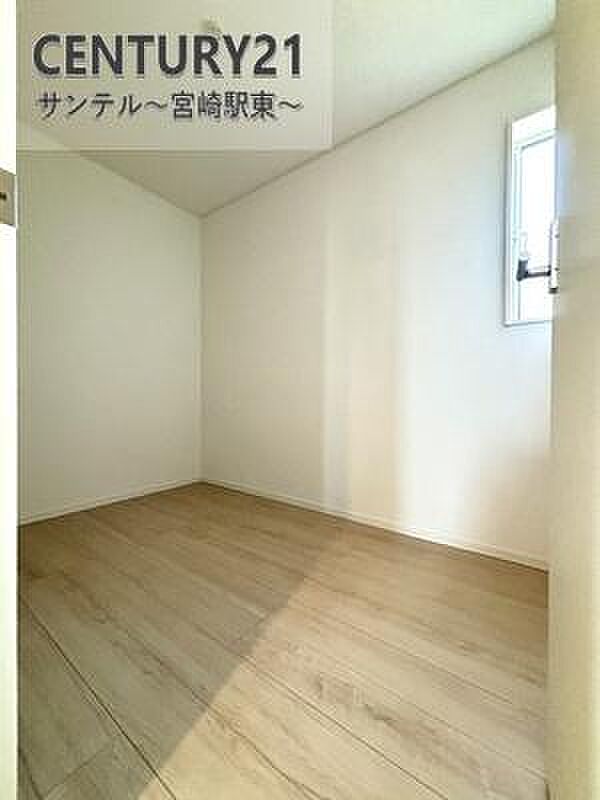 趣味部屋やワークスペース、収納スペース、その他、ご家族のライフスタイルに合わせた使い方が出来るお部屋です♪