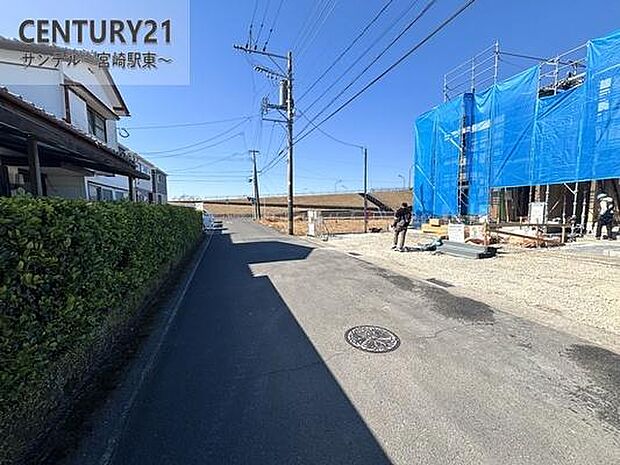 南側前面道路です♪幅員6メートル