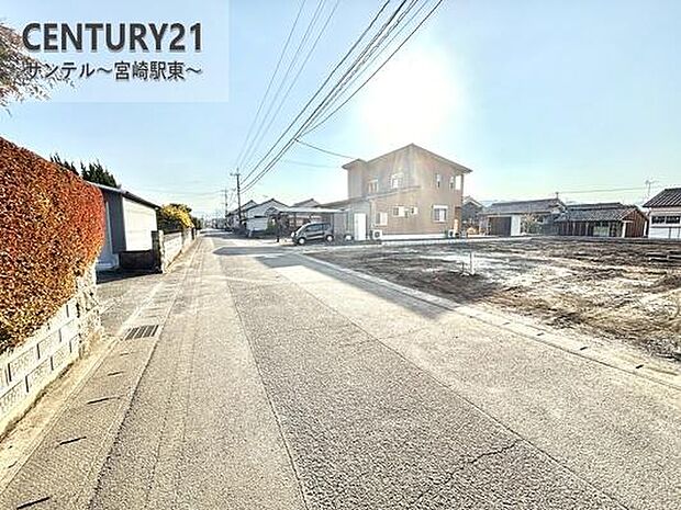 北側の前面道路の写真です♪