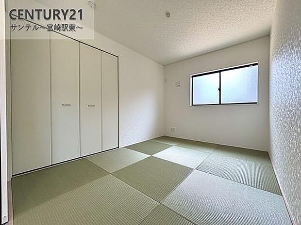 6帖の和室♪リビング横に和室があることで和と洋の雰囲気を味わえ素敵な空間を演出でき、お子様の遊び部屋や客間としても利用できます♪