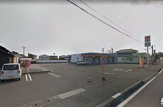 ファミリーマート希望ヶ丘団地入口店まで388m