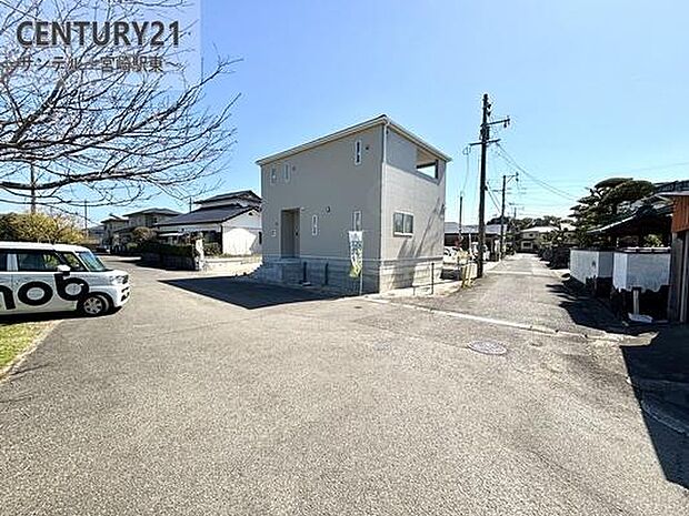 北側、東側の2方道路です。