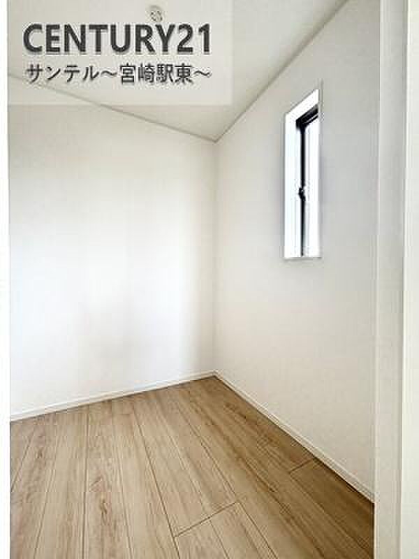 洋室の収納スペースです!