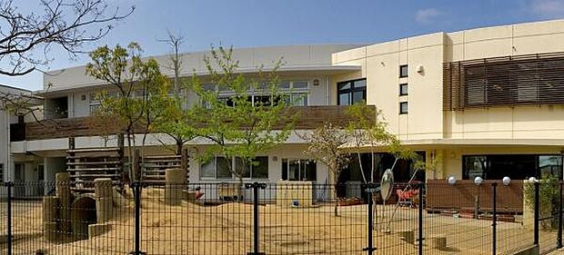 ひがし保育園まで418m