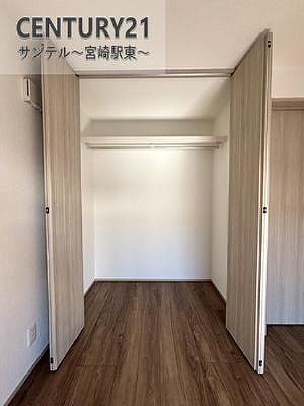 お子様でもお洋服の出し入れが簡単なクローゼットなので毎日の整頓がはかどります。