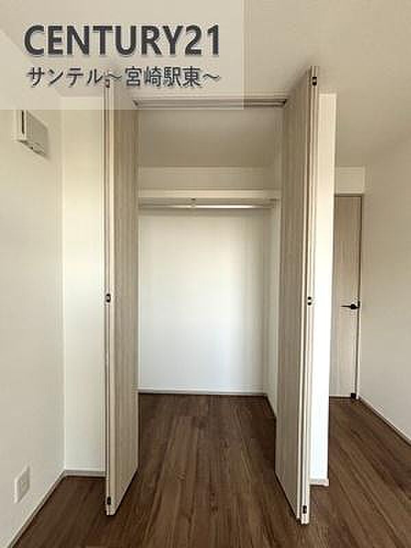 お子様でもお洋服の出し入れが簡単なクローゼットなので毎日の整頓がはかどります。