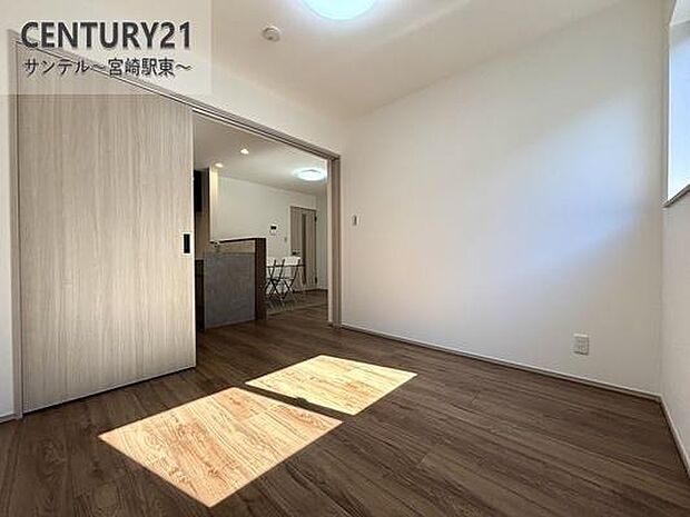 リビング横の洋室です！客室としてもご使用いただけます♪