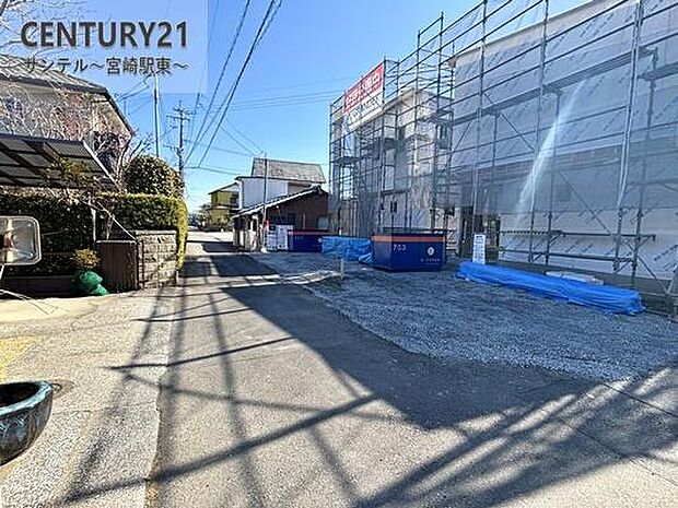 北側の前面道路の写真です♪