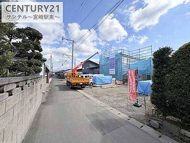 北側の前面道路の写真です♪