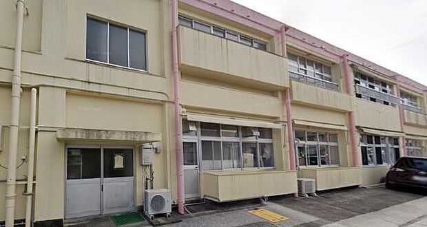 花ケ島幼稚園まで796m