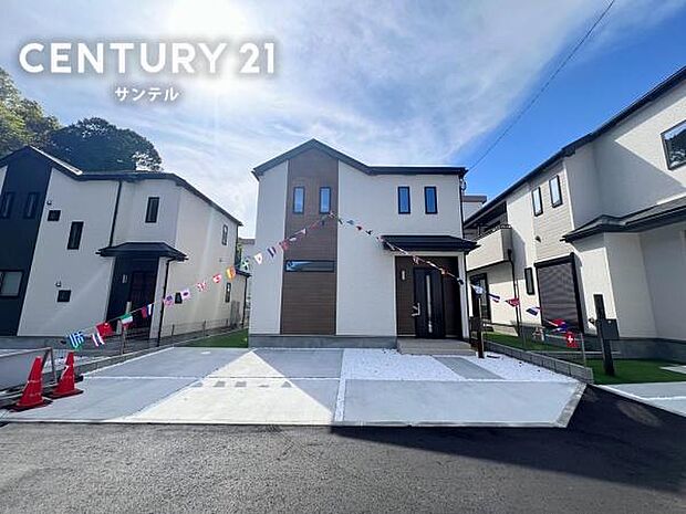 お車は3台駐車可能です♪※車種による。