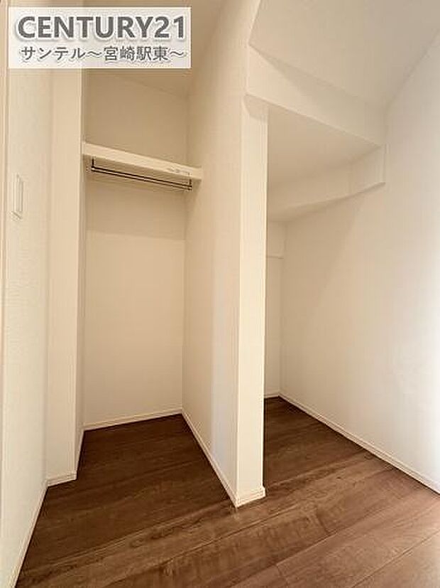 お出かけの際に便利なファミリークローゼットを完備。