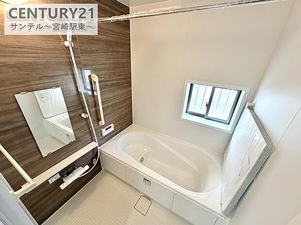 (同仕様モデル写真)広々とした1坪タイプのシステムバス♪浴室乾燥、涼風、暖房、換気システムが付いておりますので、快適なバスタイムを過ごせます♪