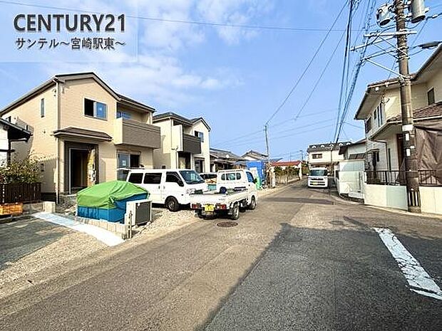 南側前面道路です。