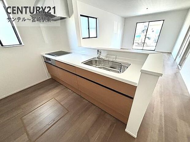 (同仕様モデル写真)シンプルで使いやすい設計のカウンターキッチンです♪オプションで食洗器を付けることができます!