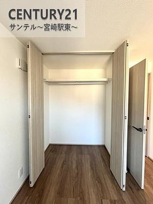 お子様でもお洋服の出し入れが簡単なクローゼットなので毎日の整頓がはかどります。