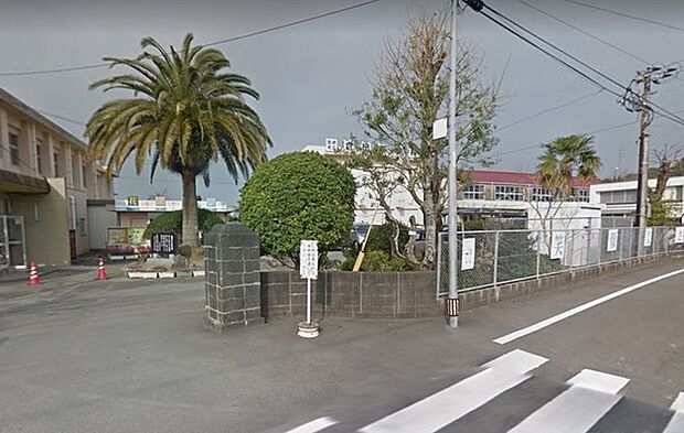 宮崎市立倉岡小学校まで861m