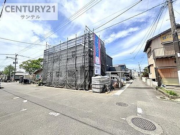 北側、東側の2方道路です。北東の角地になります!
