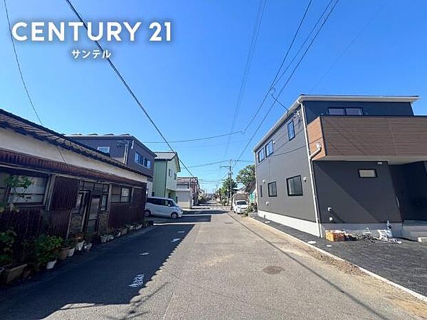 北側、東側の2方道路です。北東の角地になります！