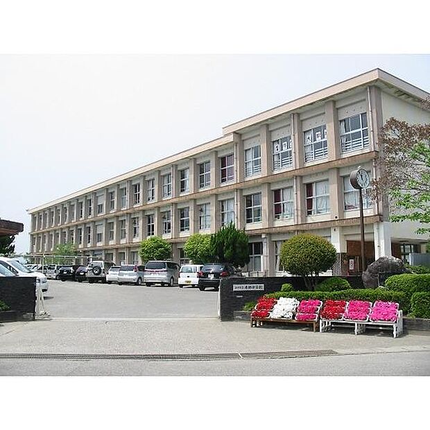 宮崎市立本郷中学校まで1639m