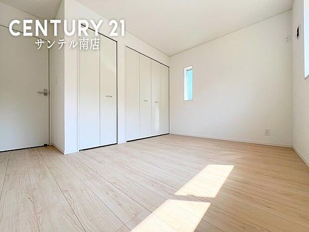 （同仕様写真）洋室6.5成長に合わせて使える収納付き子供部屋。衣類や学用品の整理がしやすく、片付け習慣も身につきます。