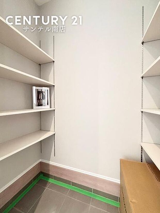 玄関には大容量のシューズインクローゼットを設置。家族の靴もすっきり収納できて、いつでもキレイな玄関に!
