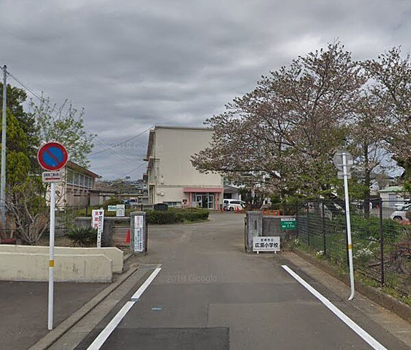 宮崎市立広瀬小学校まで1058m