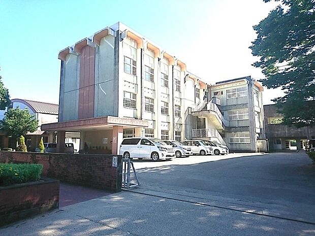 宮崎市立住吉南小学校まで1618m
