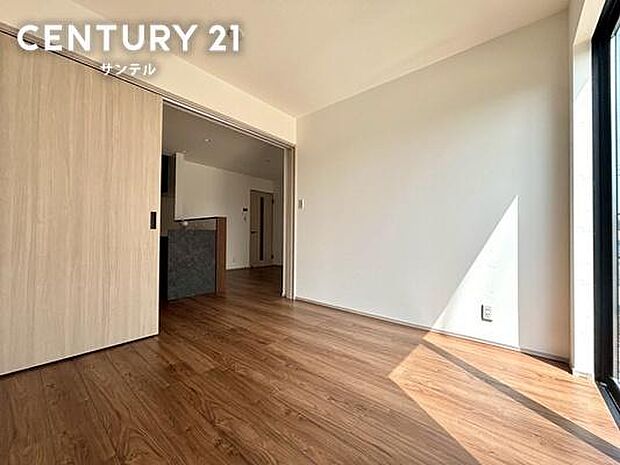 （同仕様写真）洋室※床色、建具の色が異なる場合がございます。