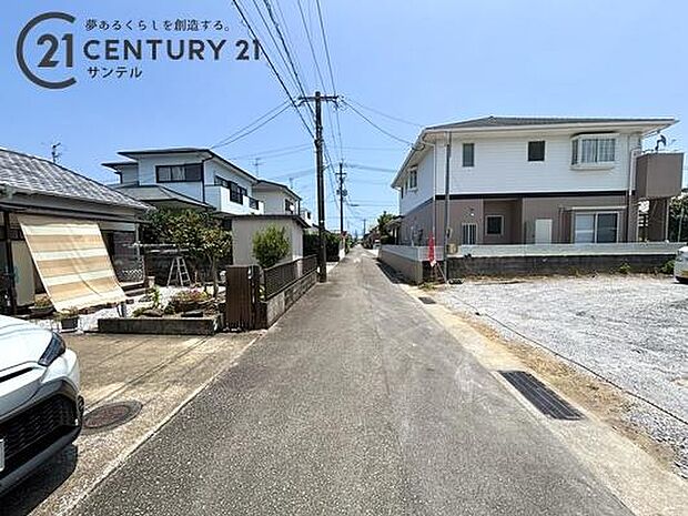 北側の前面道路の写真です。