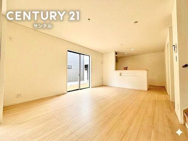 別角度からのリビングの写真です。